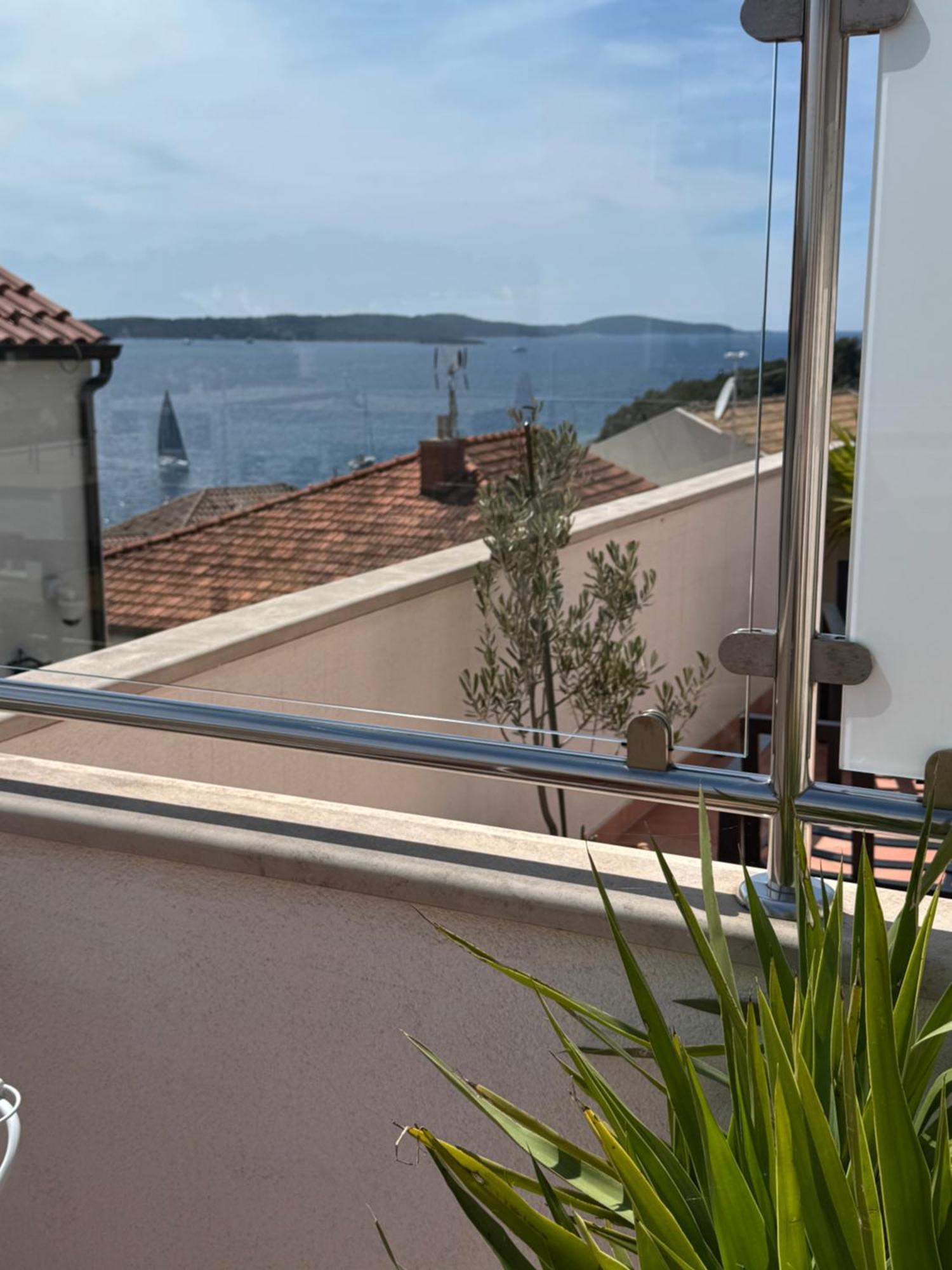 Jakov & Antonia Heritage Estate Hvar Town Eksteriør bilde